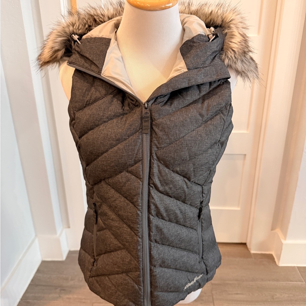 Eddie Bauer Women’s hooded Down Vest with removable Faux Fur trim (PXS)